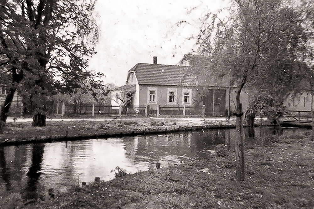 Bildvergleich Katzelsdorf: Unser Haus - Katzelsdorf 178 (1956 (?) und Februar 2018