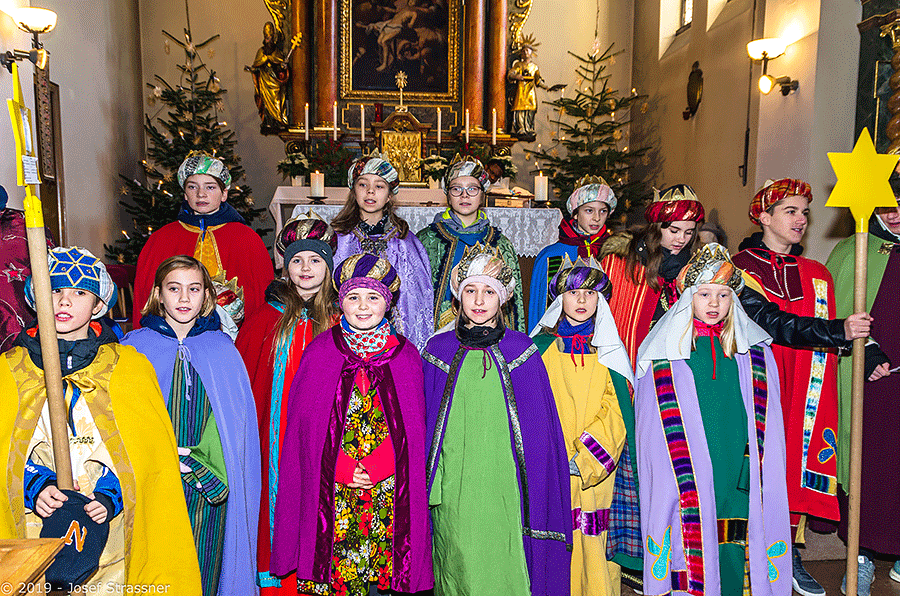 06. Jänner 2020 - Sternsingergruppen der Pfarre Katzelsdorf feiern Sternsinger-Gottesdienst in der Dorfkirche