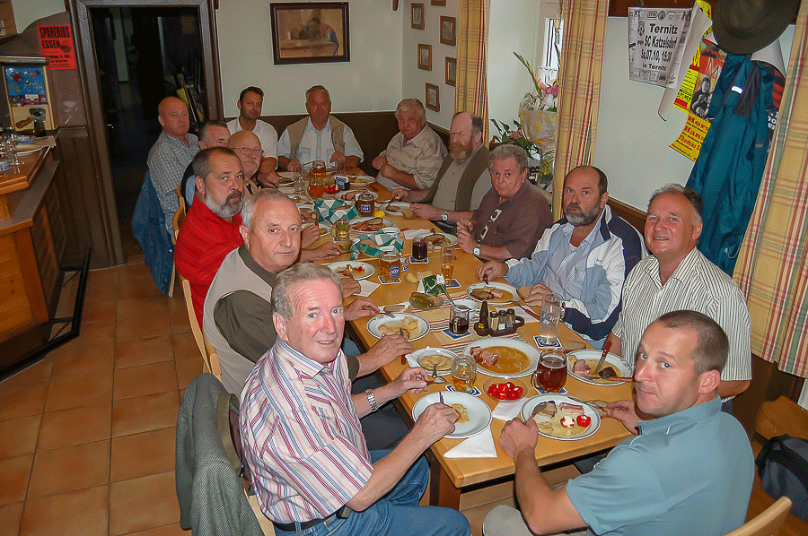 Erinnerung an die Montagrunde im Gasthaus Tikowsky in Katzelsdorf  Foto: Josef Strassner © 2006